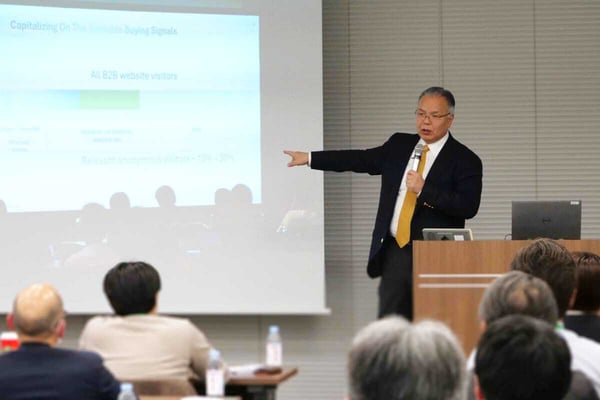 シンフォニーマーケティング株式会社 庭山